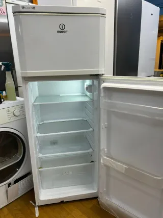 Nevera Indesit Blanca