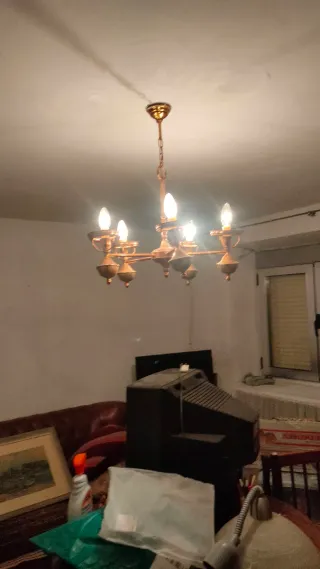 Mueble vitrina madera y cristal