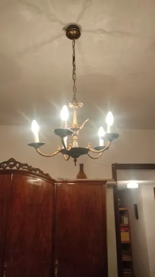 Mueble vitrina madera y cristal