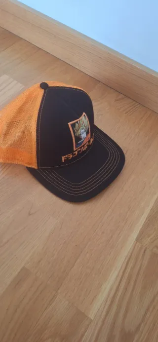 Gorra Pokemon Trucker Dragon Ball Z Negra y Naranj