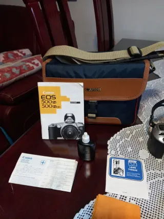 Canon EOS 500N Cámara Analógica + Accesorios