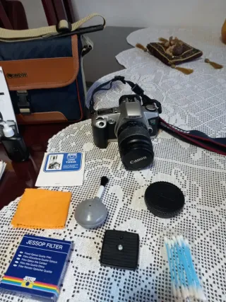 Canon EOS 500N Cámara Analógica + Accesorios