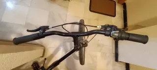 Bicicleta de montaña marca Btwin Rodado 24