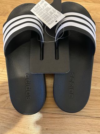Chanclas Adidas Negras y Blancas Nuevas