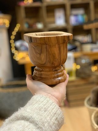 Mortero artesanal de madera de olivo