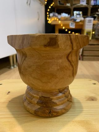 Mortero artesanal de madera de olivo
