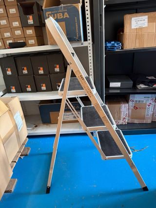 Escalera aluminio mano plegable 3 peldaños