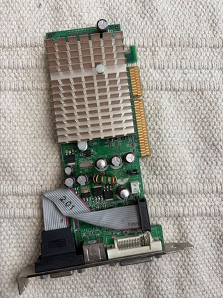 Tarjeta Gráfica NVIDIA Quadro NVS 280 Profesional