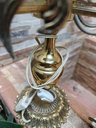 Lámparas de mesa doradas antiguas