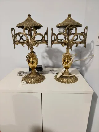 Lámparas de mesa doradas antiguas