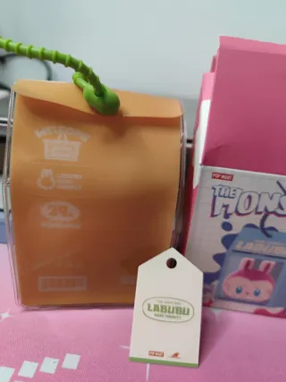 Labubu Mini Market Pop Mart. QR nell'ultima foto