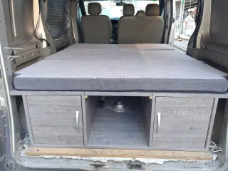Mueble Camper con Mesa Universal