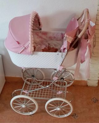 Cochecito de juguete para niña