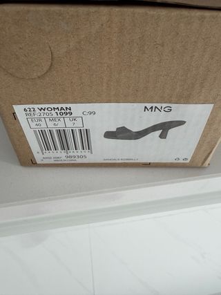 Zuecos Mango Negros con Brillantes