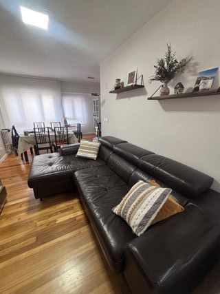 Sofá de cuero negro 3 plazas con cabecero italiano