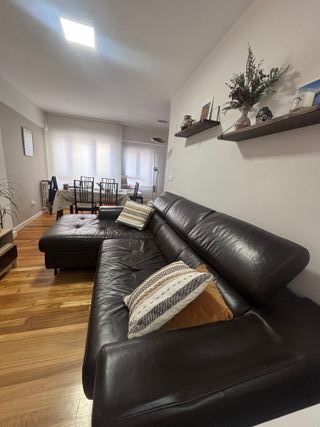 Sofá de cuero negro 3 plazas con cabecero italiano