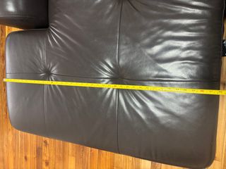 Sofá de cuero negro 3 plazas con cabecero italiano