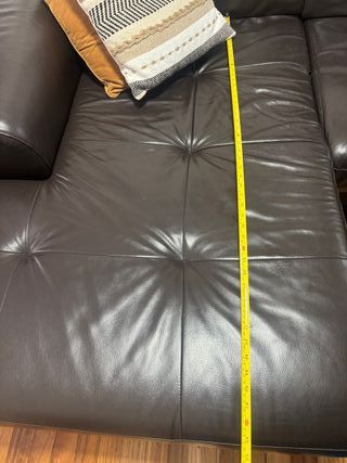 Sofá de cuero negro 3 plazas con cabecero italiano