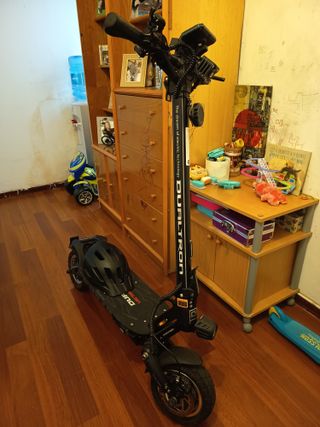 Patinete casi nuevo + Casco