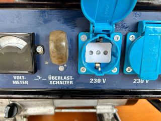 Generador Eléctrico Einhell BT-PG 2000  COMO NUEVO