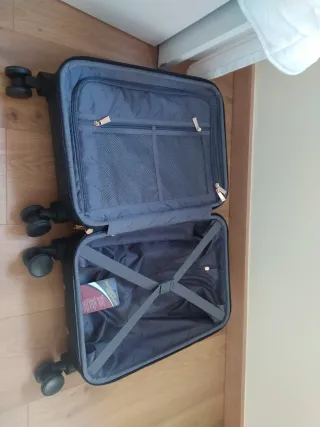 Maleta Guess Negra Rígida con Ruedas