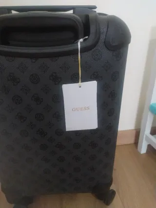 Maleta Guess Negra Rígida con Ruedas