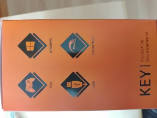 Mando Krom Gaming Negro en perfecto estado.