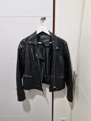 Cazadora estilo motero polipiel Talla M/L