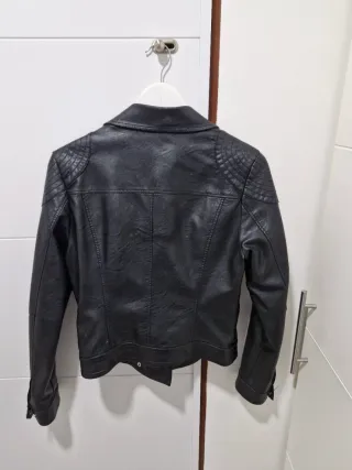 Cazadora estilo motero polipiel Talla M/L