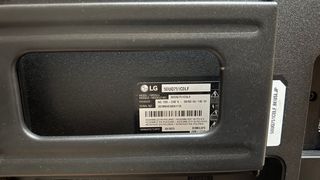 TV LG 50 pulgadas 4K 50UQ751C0LF con soporte pared