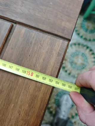 Mesa y 4 Sillas de Madera