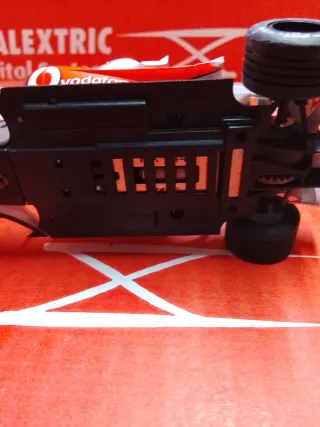 Scalextric McLaren MP4-21 Vodafone