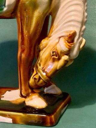 Caballo chino de cerámica