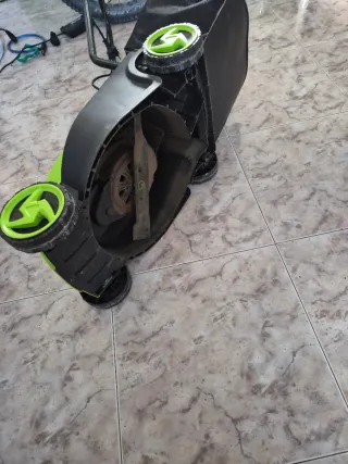 Cortacésped eléctrico pequeño