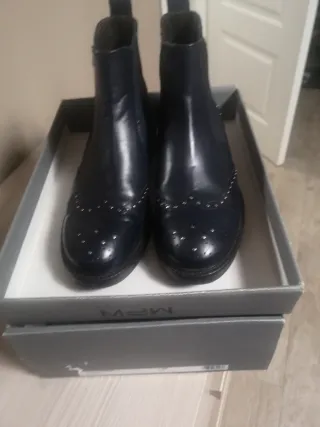 Stivaletti bassi blue con borchiette argento