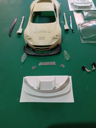 Carrocería AM DBR9 Black Arrow