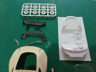 Carrocería AM DBR9 Black Arrow