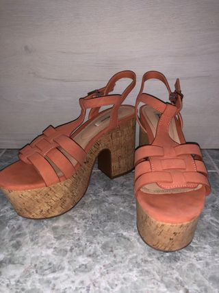 Sandalias de plataforma coral