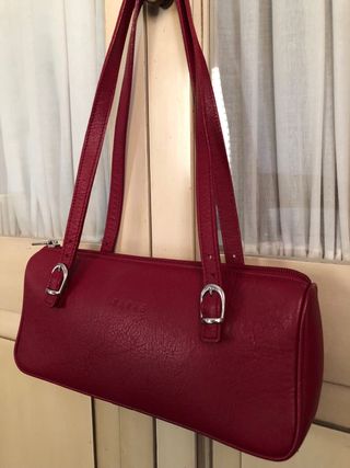 Bolso piel rojo tipo baguette