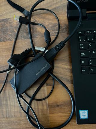 Portátil Lenovo i3 15,6″ listo para usar