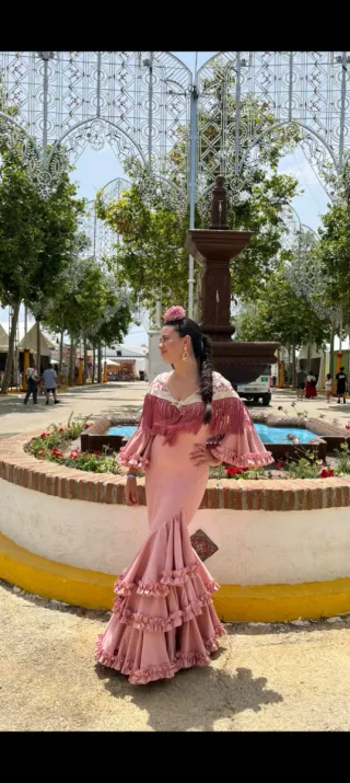 Traje de flamenca rosa