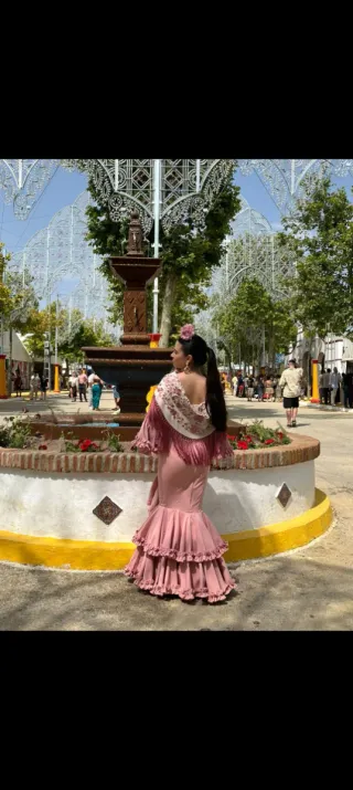 Traje de flamenca rosa