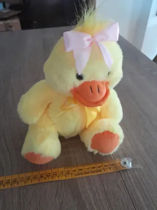 Peluche pulcino con fiocco rosa