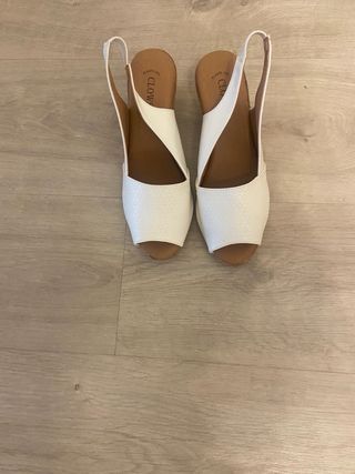 Zapatos CLOWES blancos