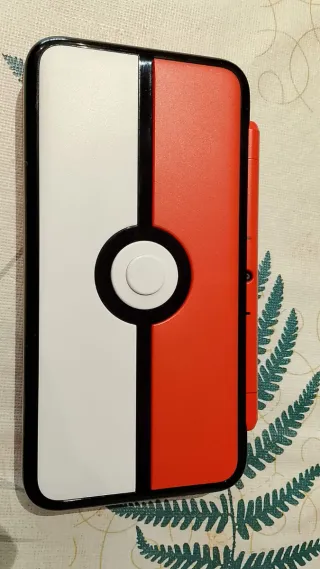Nintendo 2DS XL Edizione Pokeball