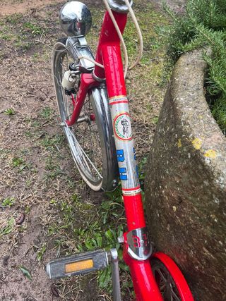 Bicicleta BH plegable roja antigua
