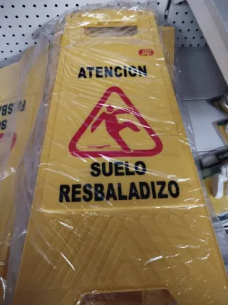 Señal de suelo resbaladizo