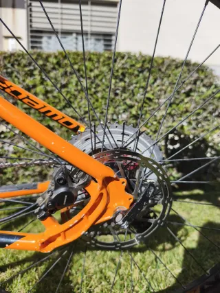 Bicicleta de Montaña Naranja