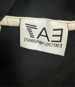 Sudadera EA7 Emporio Armani Negra con Capucha