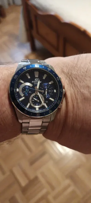 Reloj Casio Edifice Cronógrafo Azul y Plateado